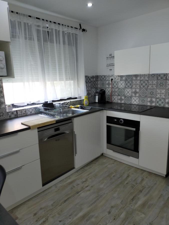 Logement Atypique Arles Exterior photo